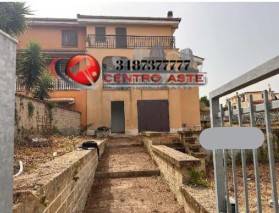 appartamento in vendita ad Ardea in zona Montagnano