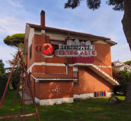 appartamento in vendita ad Ardea in zona Colle Romito