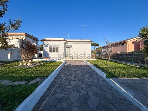 casa indipendente in vendita ad Ardea