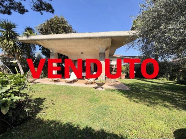casa indipendente in vendita ad Ardea in zona Nuova California