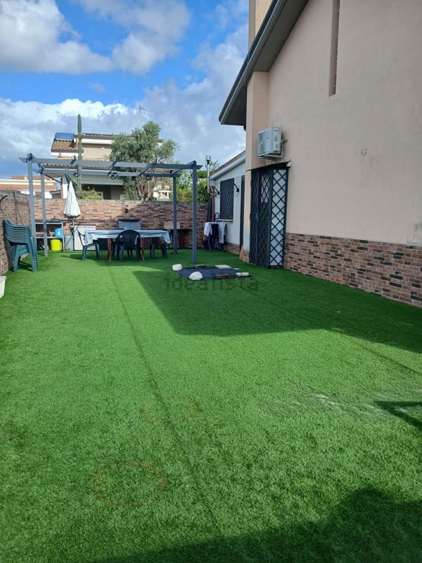 casa indipendente in vendita ad Ardea in zona Nuova Florida