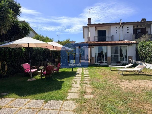 casa indipendente in vendita ad Ardea in zona Nuova California