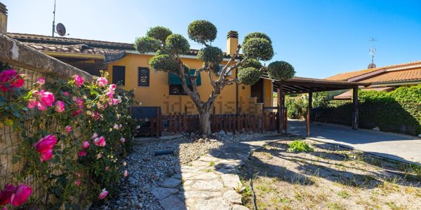 casa indipendente in vendita ad Ardea