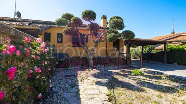 casa indipendente in vendita ad Ardea in zona Nuova Florida