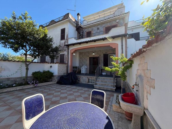 casa indipendente in vendita ad Ardea