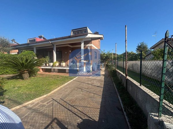 casa indipendente in vendita ad Ardea in zona Lido dei Pini