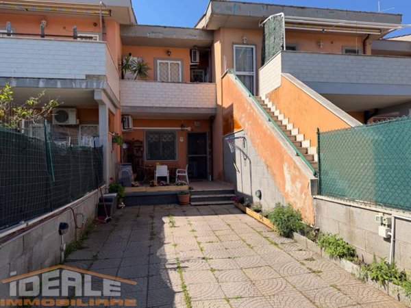 appartamento in vendita ad Ardea in zona Marina di Ardea