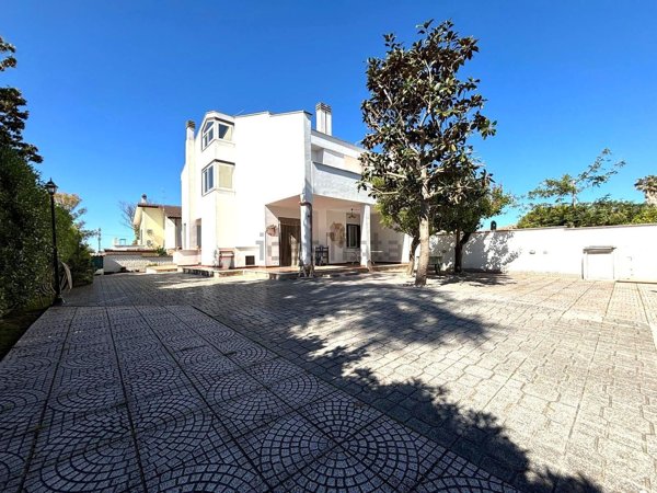 casa indipendente in vendita ad Ardea in zona Nuova California