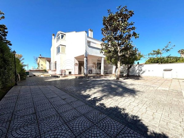 casa indipendente in vendita ad Ardea in zona Marina di Ardea