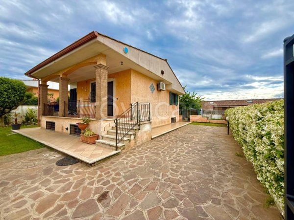 casa indipendente in vendita ad Ardea in zona Nuova Florida