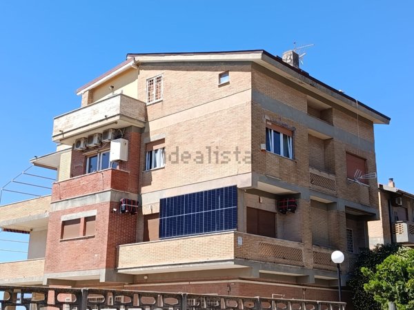 appartamento in vendita ad Ardea in zona Marina di Ardea