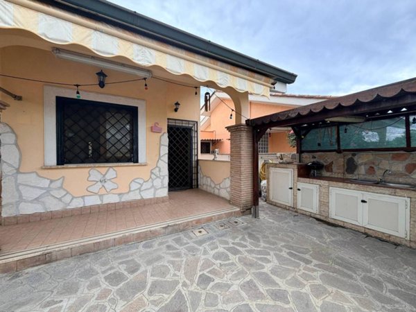 casa indipendente in vendita ad Ardea in zona Nuova Florida