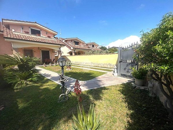 casa indipendente in vendita ad Ardea in zona Nuova Florida