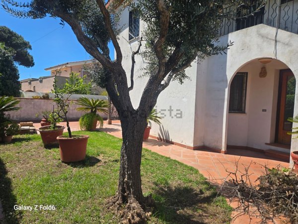 appartamento in vendita ad Ardea in zona Lido dei Pini
