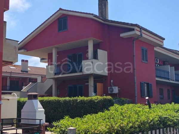 appartamento in vendita ad Ardea in zona Marina di Ardea