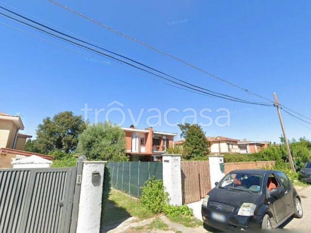 locale commerciale in vendita ad Ardea in zona Colle Romito