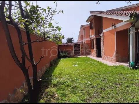 casa indipendente in vendita ad Ardea in zona Colle Romito
