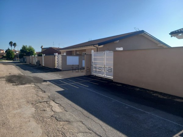 casa indipendente in vendita ad Ardea in zona Nuova California