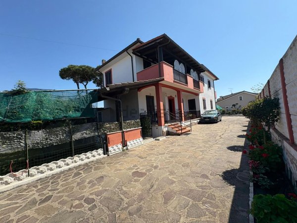 casa indipendente in vendita ad Ardea in zona Nuova Florida
