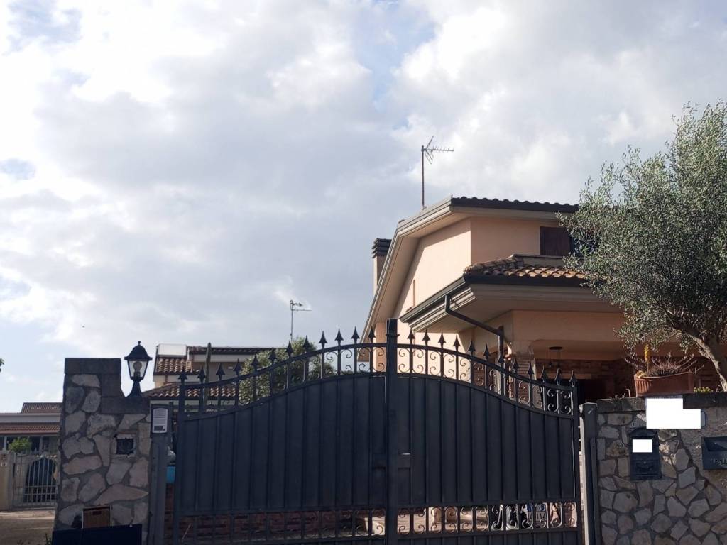 casa indipendente in vendita ad Ardea in zona Nuova Florida
