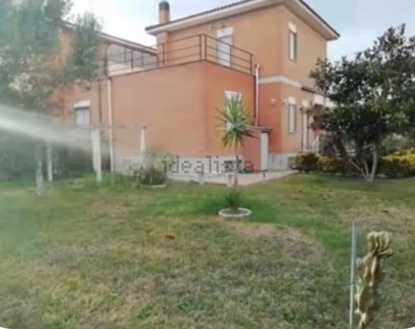 casa indipendente in vendita ad Ardea