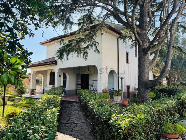 casa indipendente in vendita ad Ardea in zona Nuova Florida
