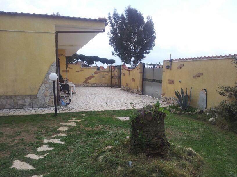 casa indipendente in vendita ad Ardea in zona Nuova Florida