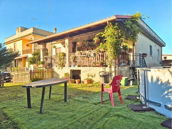 casa indipendente in vendita ad Ardea in zona Montagnano