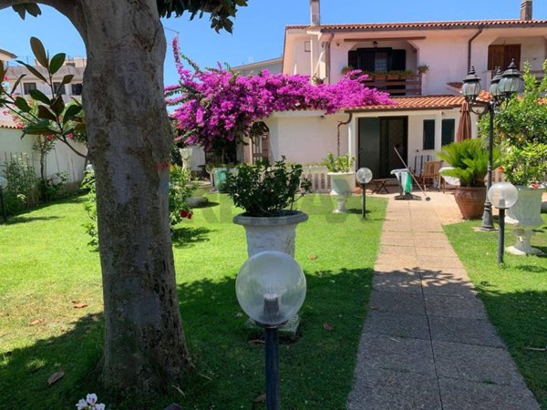 casa indipendente in vendita ad Ardea