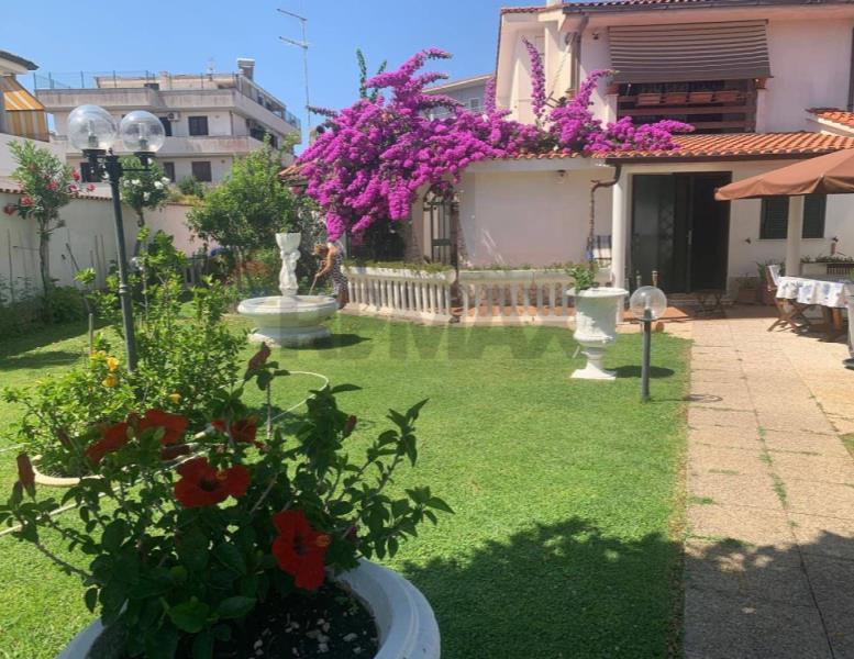 casa indipendente in vendita ad Ardea in zona Nuova California