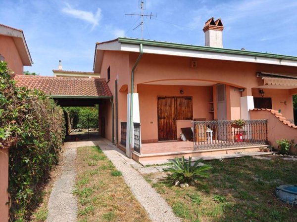 casa indipendente in vendita ad Ardea in zona Colle Romito