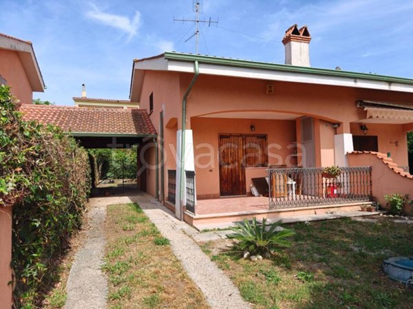 casa indipendente in vendita ad Ardea in zona Colle Romito