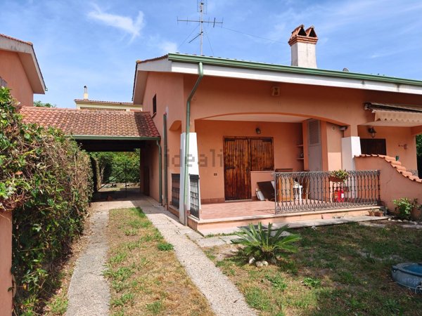 appartamento in vendita ad Ardea in zona Colle Romito