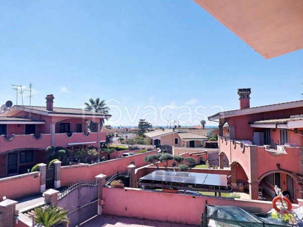 appartamento in vendita ad Ardea in zona Marina di Ardea