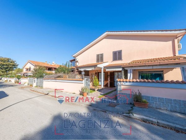 appartamento in vendita ad Ardea in zona Colle Romito