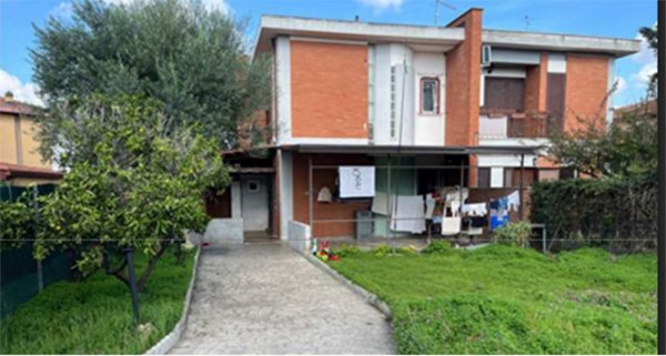 casa indipendente in vendita ad Ardea in zona Colle Romito