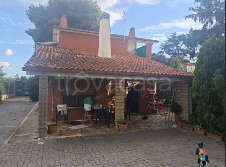 casa indipendente in vendita ad Ardea in zona Colle Romito