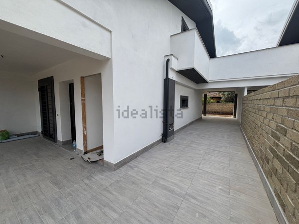 casa indipendente in vendita ad Ardea in zona Lido dei Pini