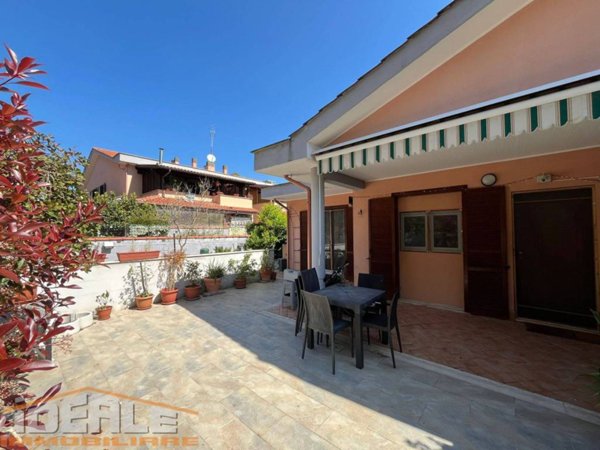 casa indipendente in vendita ad Ardea in zona Colle Romito