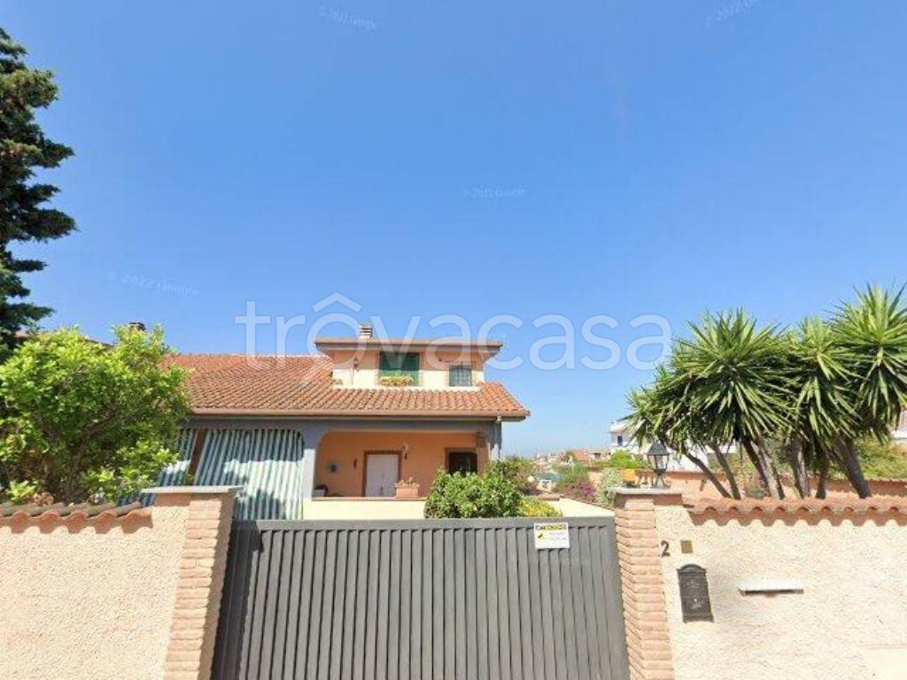 negozio in vendita ad Ardea in zona Nuova California
