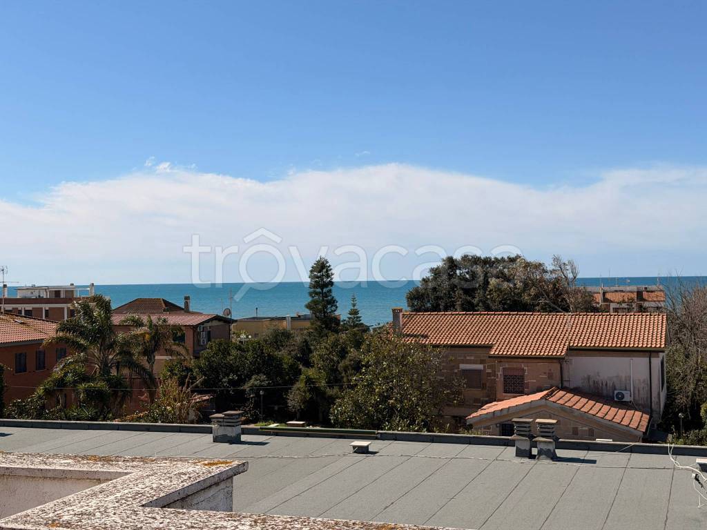 casa indipendente in vendita ad Ardea in zona Marina di Ardea