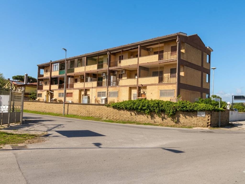 appartamento in vendita ad Ardea in zona Colle Romito