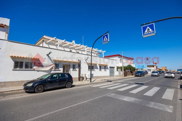 appartamento in vendita ad Ardea in zona Marina di Ardea