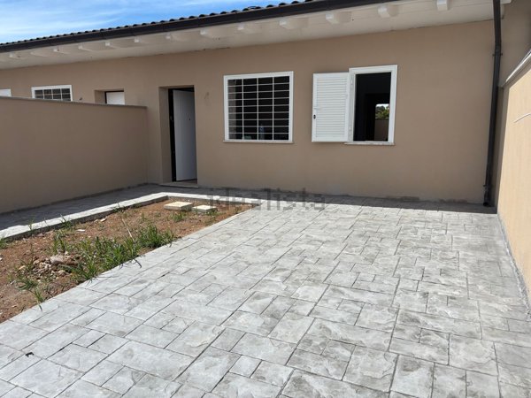 casa indipendente in vendita ad Ardea in zona Nuova Florida