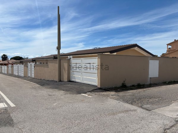 casa indipendente in vendita ad Ardea in zona Nuova Florida