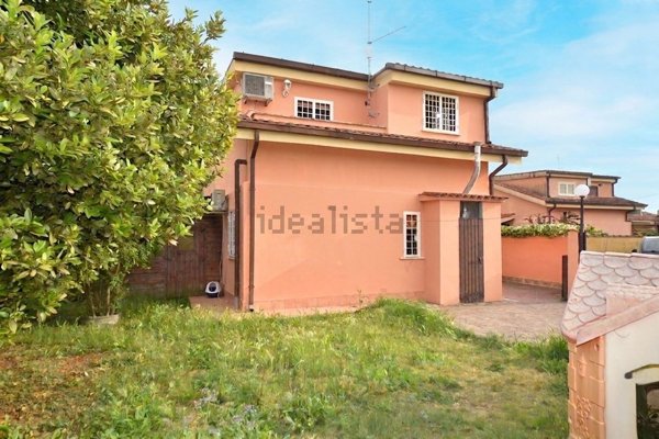 casa indipendente in vendita ad Ardea