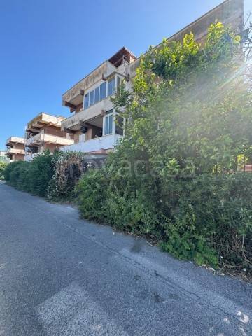 appartamento in vendita ad Ardea in zona Marina di Ardea