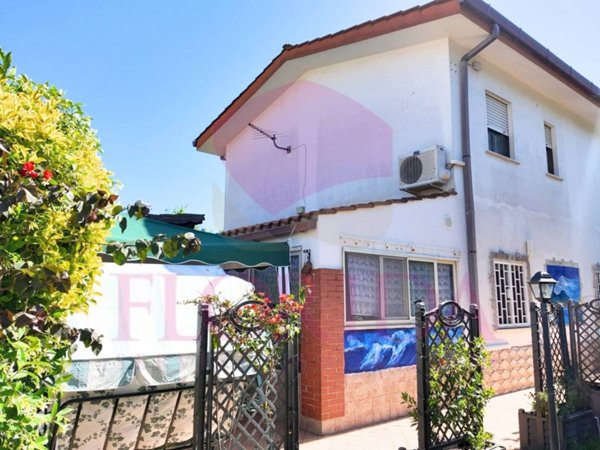 casa indipendente in vendita ad Ardea in zona Nuova California