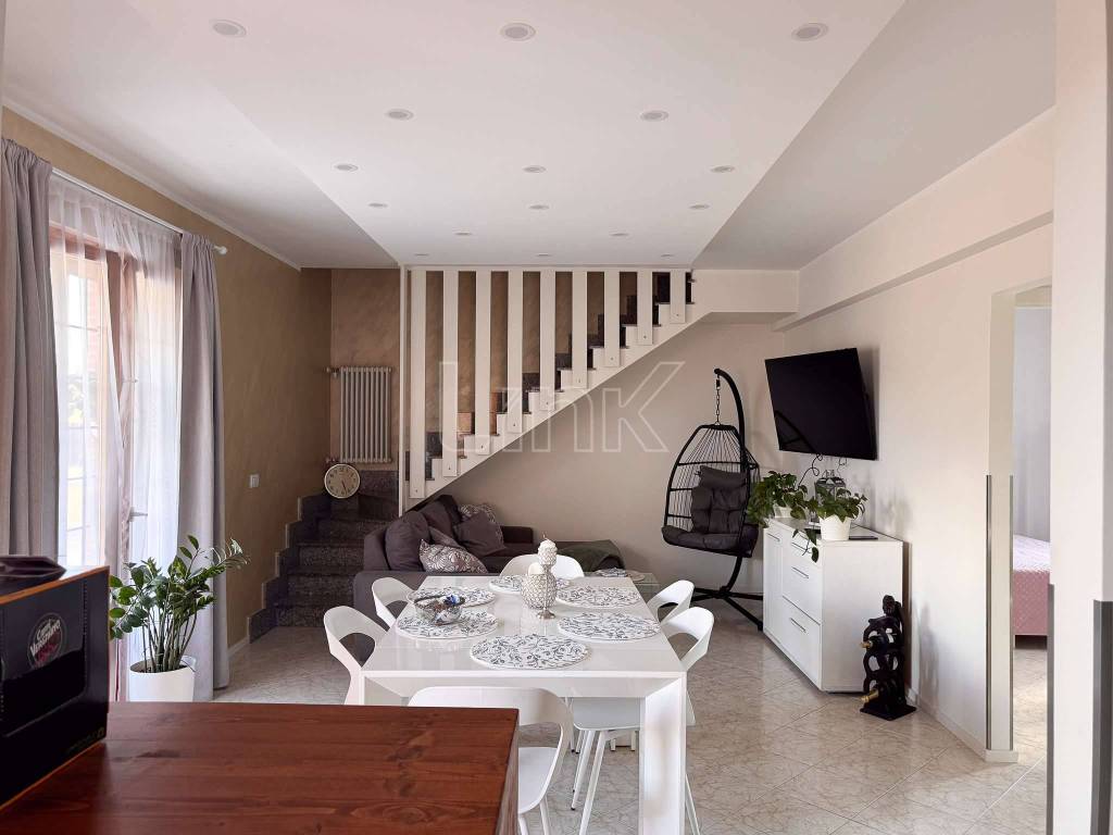 casa indipendente in vendita ad Ardea in zona Nuova California