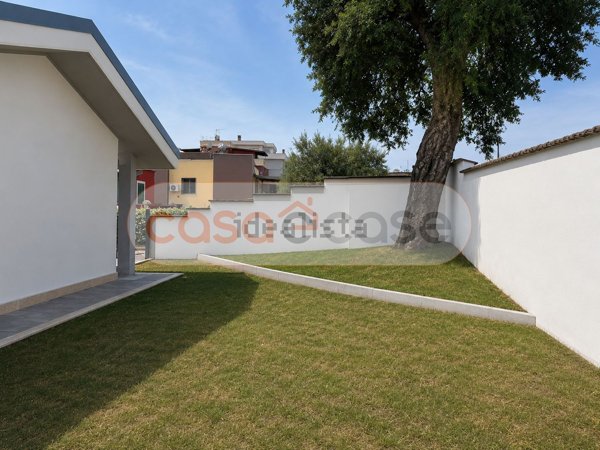 casa indipendente in vendita ad Ardea